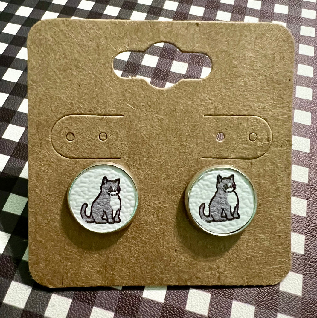 Chonky Cat Stud Earrings