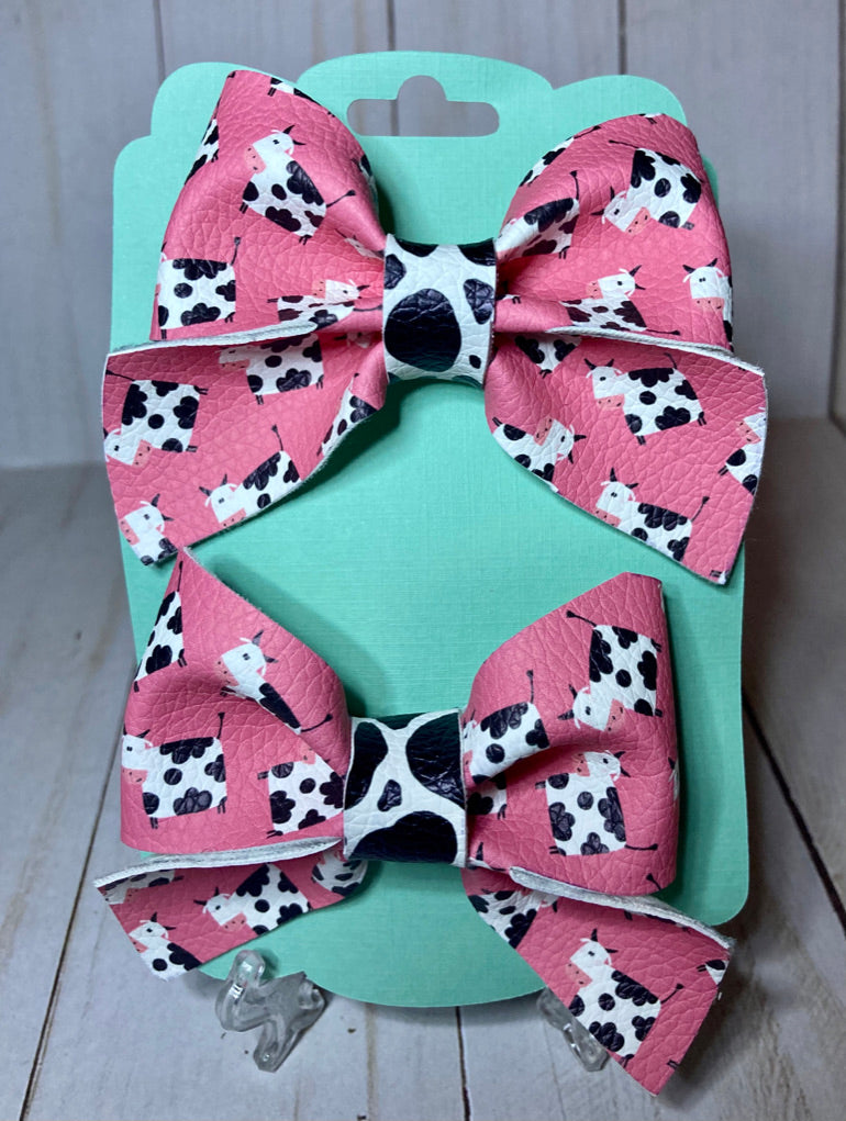 Strawberry Cow Bow Set