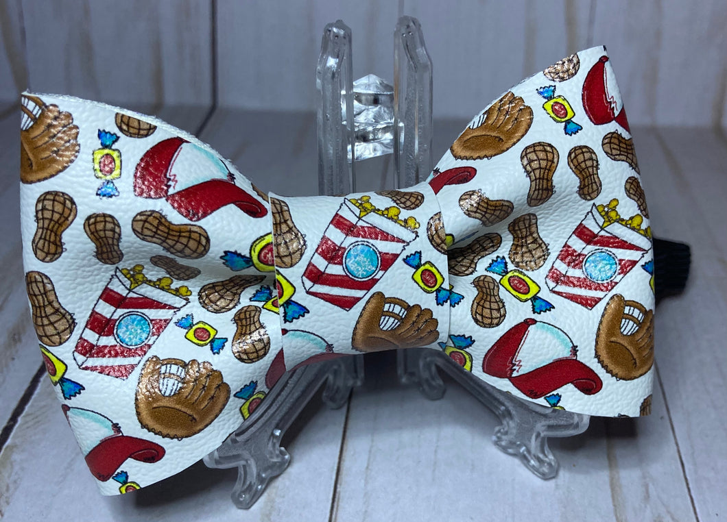 Peanuts & Popcorn Bow Tie