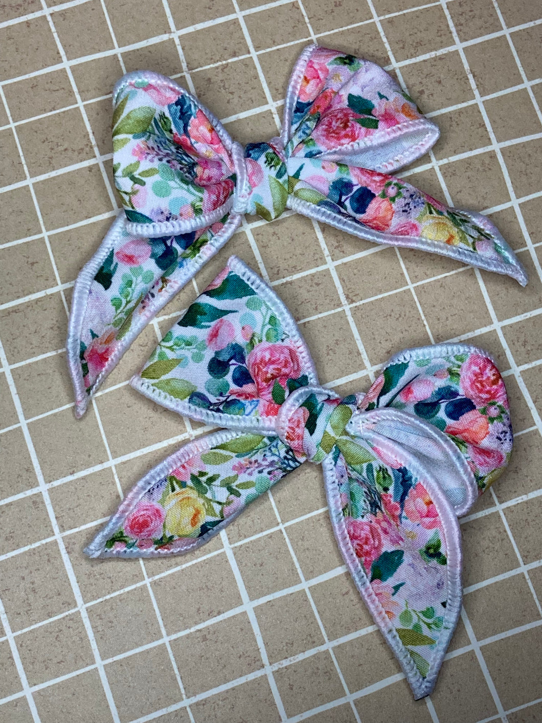 Lush Floral Fabric Bow Set